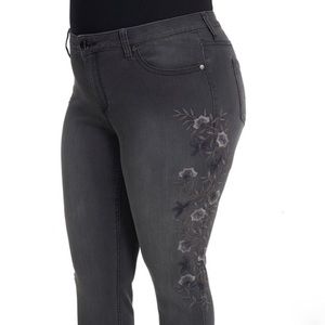 Seven7 black skinny jeans plus size